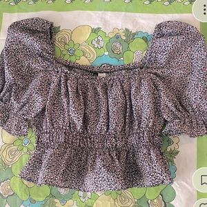 Puffed sleeve blouse